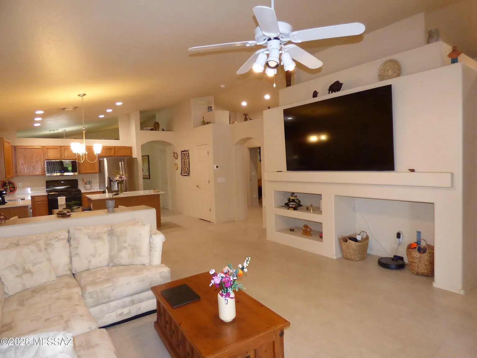 3 bed, 2.0 bath, 1873 sqft, $2,500 — Photo 4