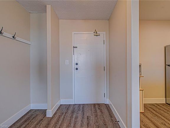 4th image of 18 Holborn Ct #610