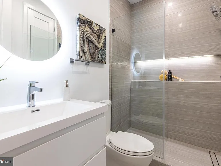 808 13th St NE #808B — Photo 15
