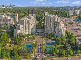 11 Townsgate Dr #1410, Vaughan, ON L4J8G4