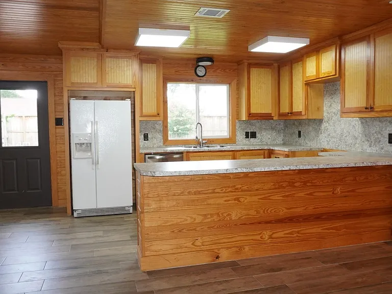 902 Hidden Valley Dr — Photo 9