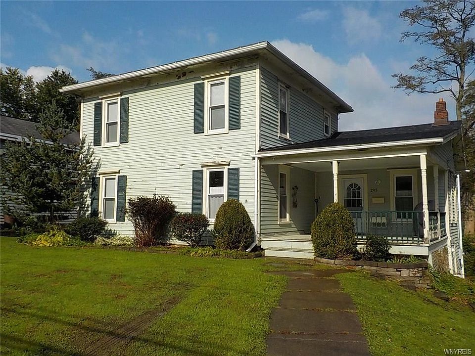 1st image of 205 Fair Oak St