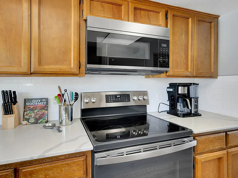2881 E Weymouth Cir — Photo 11