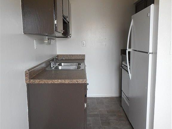 4th image of 2714 Jamestown Ave APT 2B