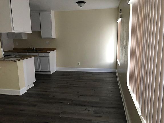 3rd image of 3720 42nd St APT 5