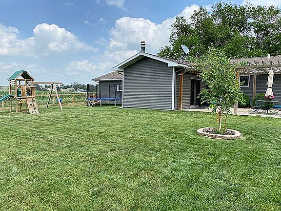 3rd image of 713 Sioux Ln