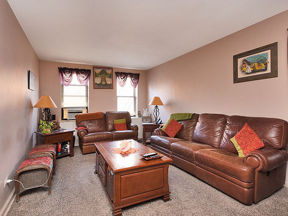 3rd image of 6530 108th St APT 4E