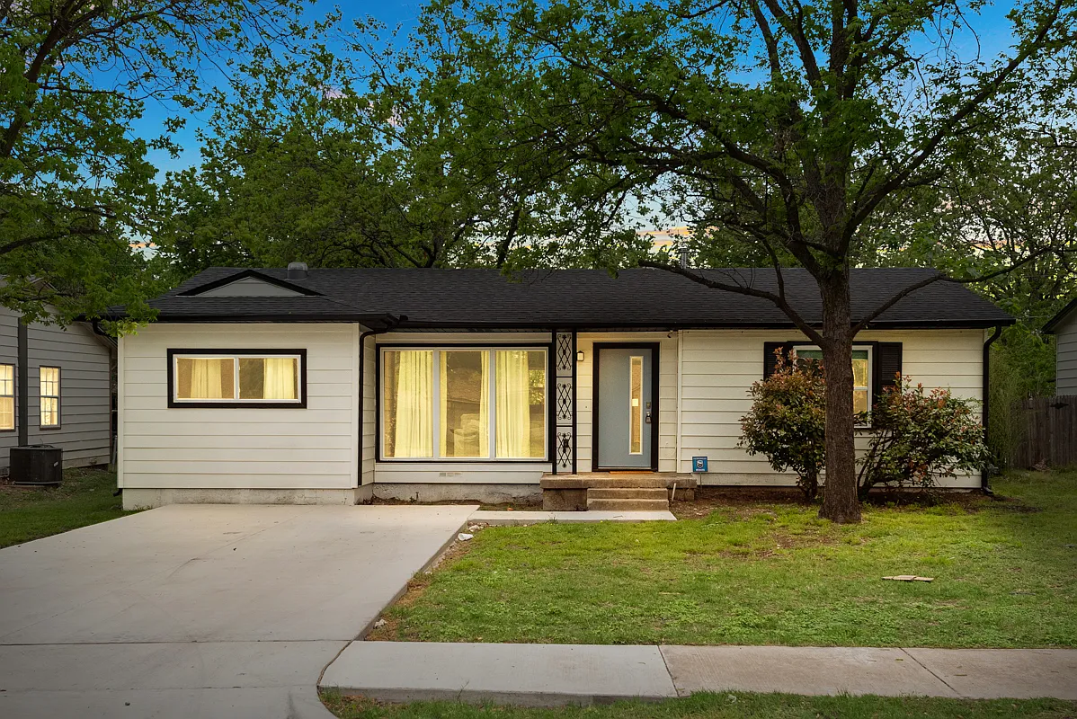 3 bed, 1400 sqft, $3,500 — Photo 1