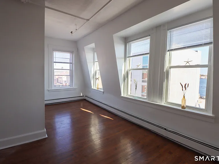187 Bank St #302 — Photo 7