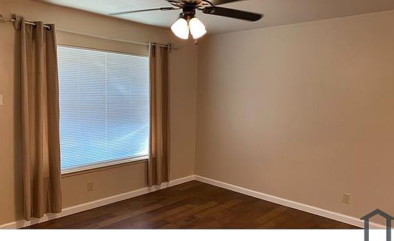 3rd image of 5711 Knoll Krest Dr