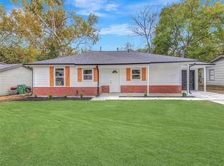 223 Lakewood Dr, Baytown, TX 77520
