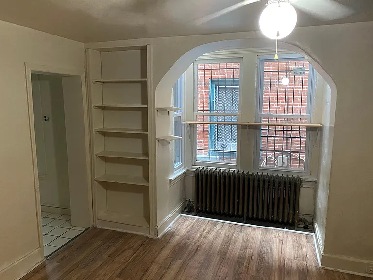 BUILTIN-IN STORAGE IN LIVING ROOM