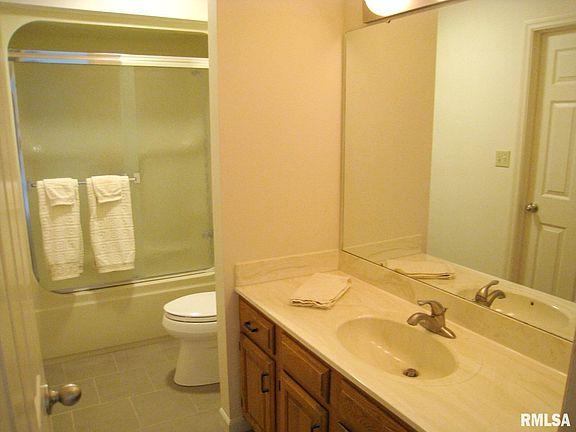 3rd image of 22 Thornwood Ct #11