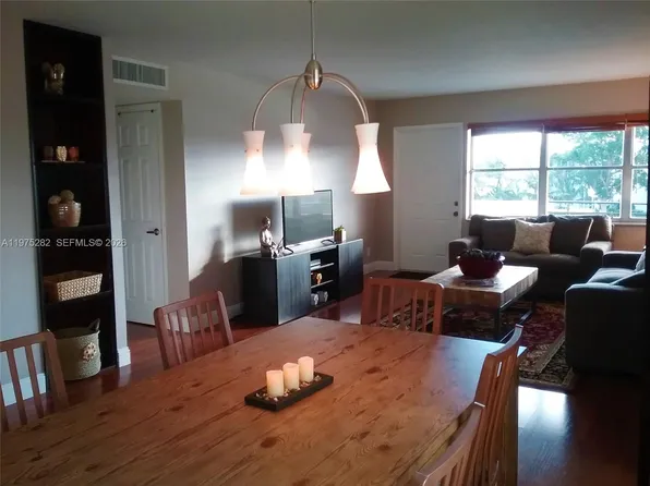 401 Golden Isles Dr, Hallandale, FL