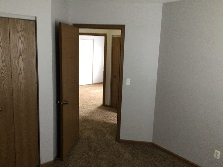 13843 S Petersburg Dr — Photo 23