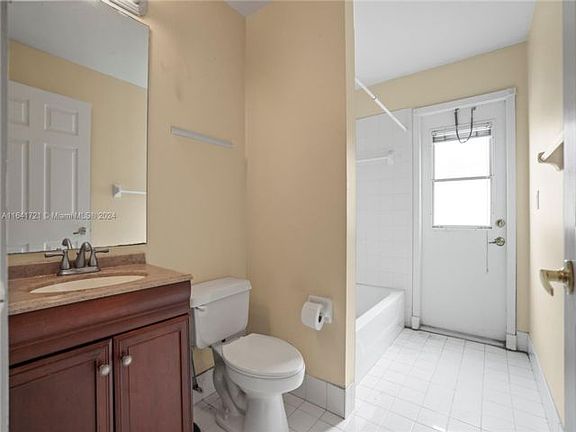 5th image of 18405 NW 9th Ct