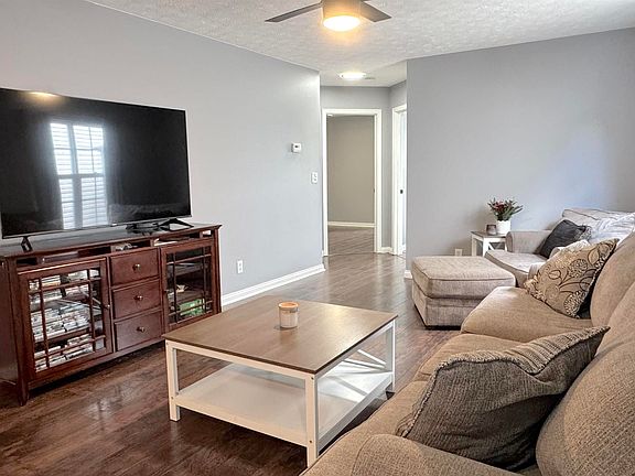 3rd image of 9724 Cayes Dr