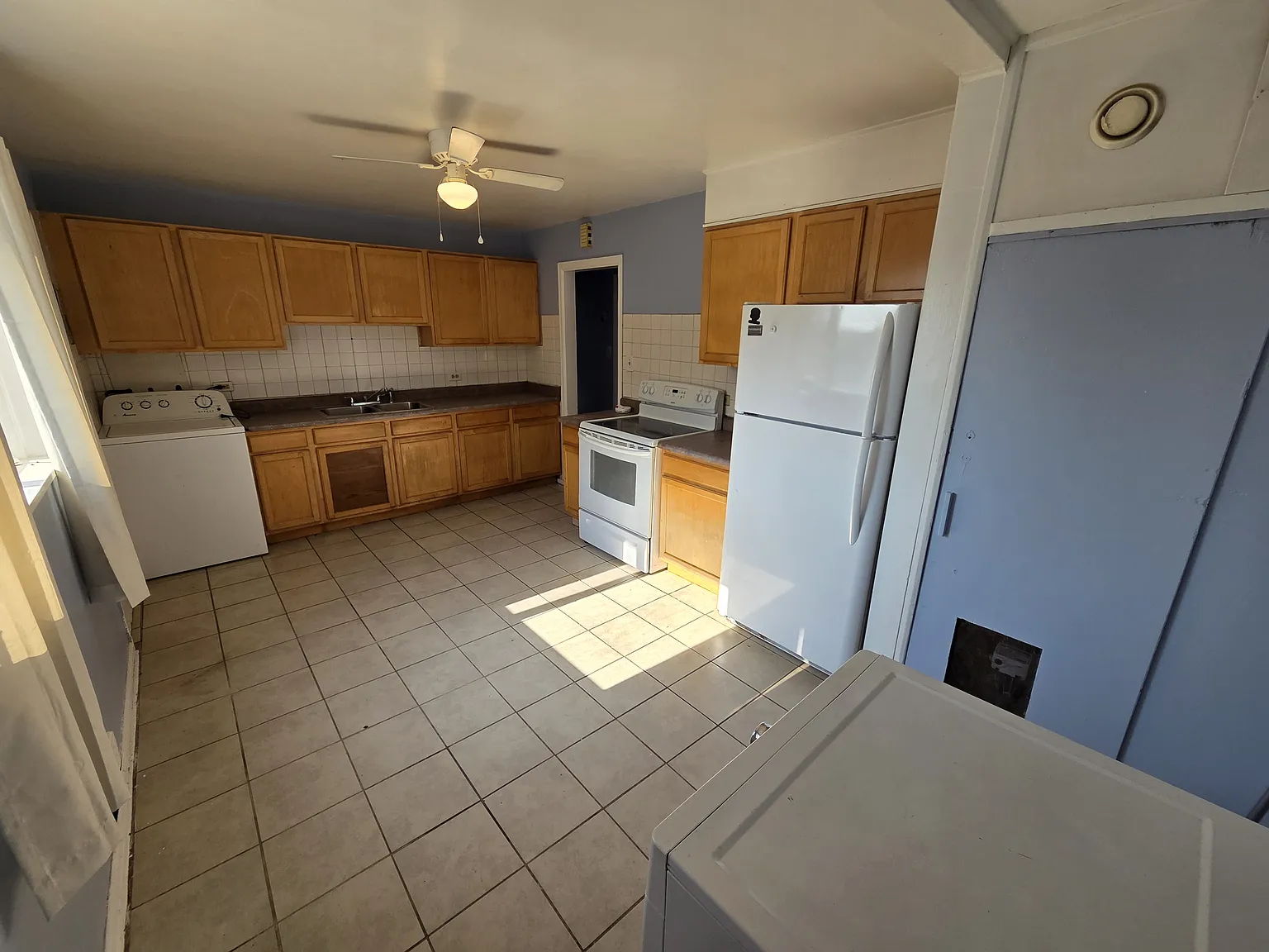 3 bed, 1014 sqft, $2,500 — Photo 4