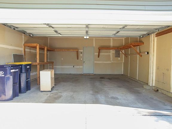 4th image of 4679 Blaine Ave