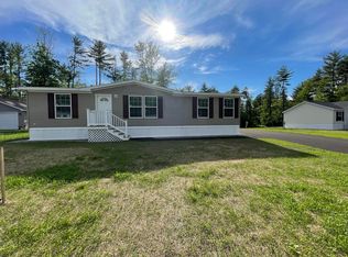 40 Red Oak Dr, Turner, ME 04282