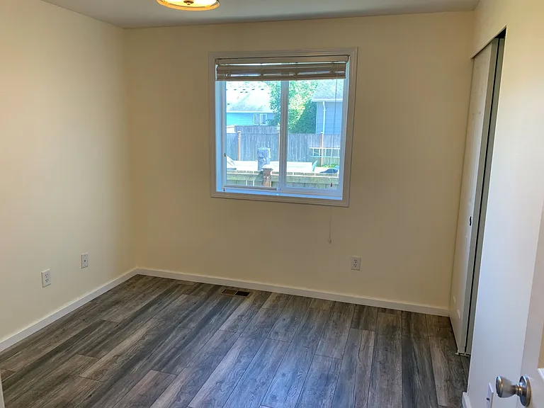 7467 Clamdigger Dr — Photo 10