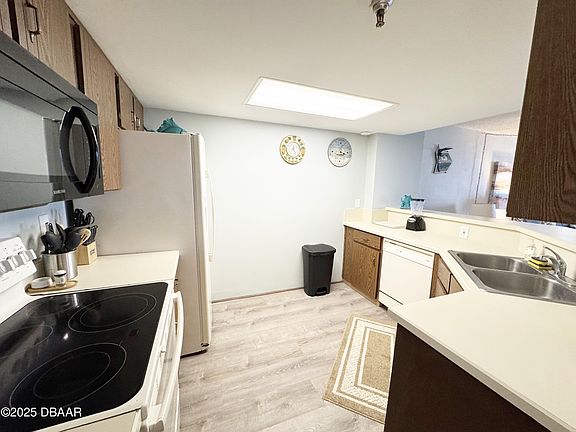 3rd image of 3115 S Atlantic Ave APT 1003