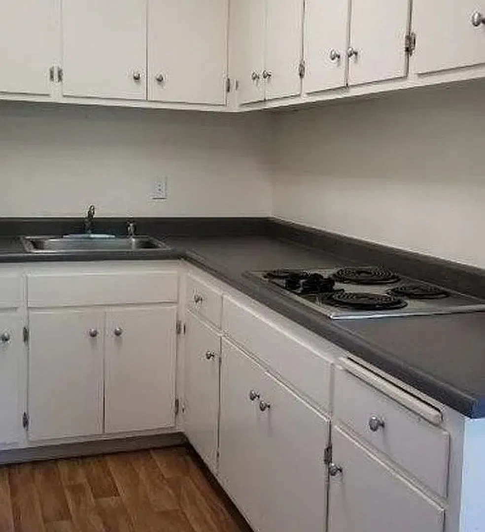 Light, bright, and airy condo in the heart of downtown Walnut Creek! — Photo 4