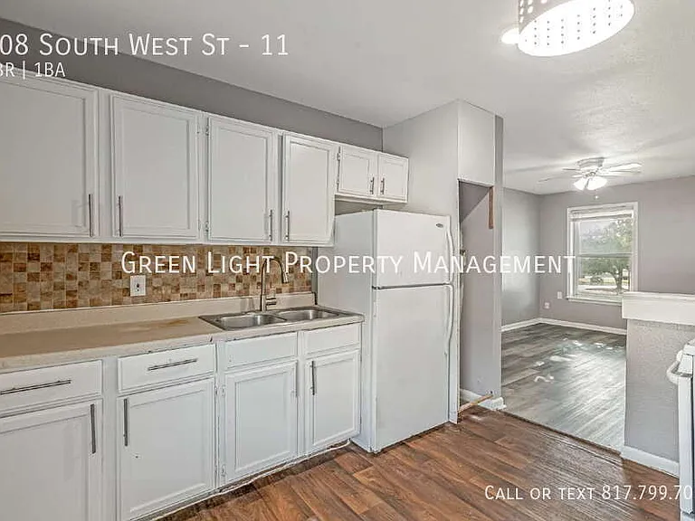 308 S West St #11 — Photo 9