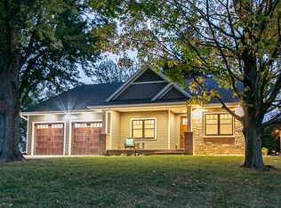 5586 Guest Rd, Sherman, IL 62684