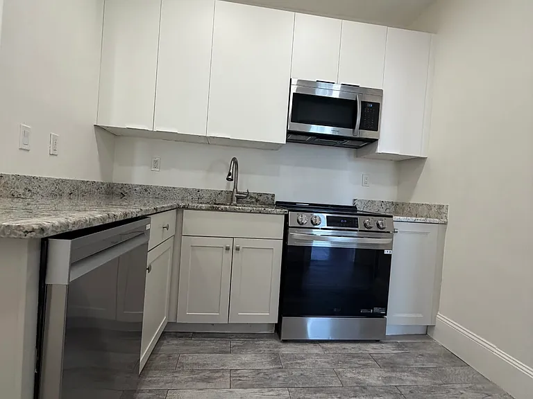 1024 Commonwealth Ave #206 — Photo 1