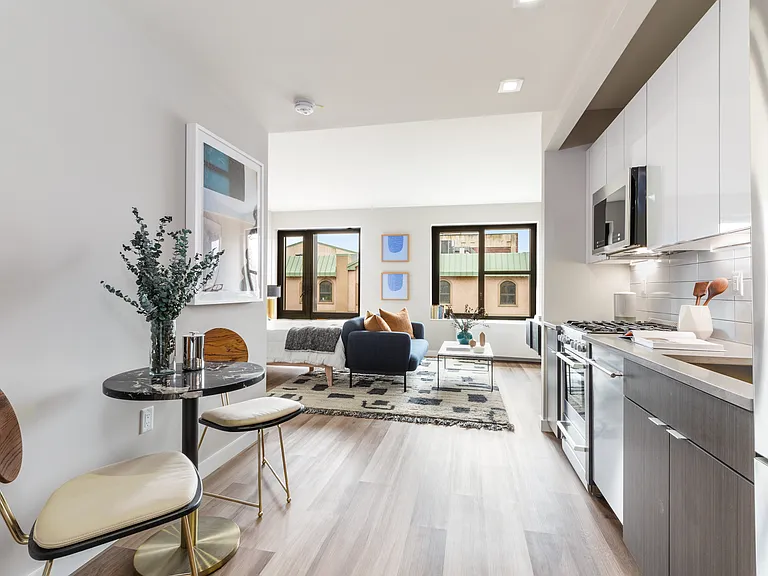 2415 Church Ave #613 — Photo 4