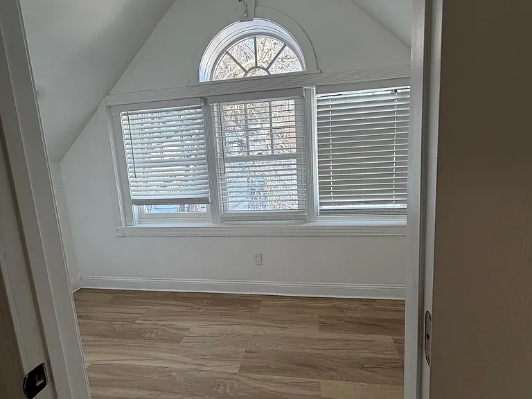 408 Front St — Photo 7