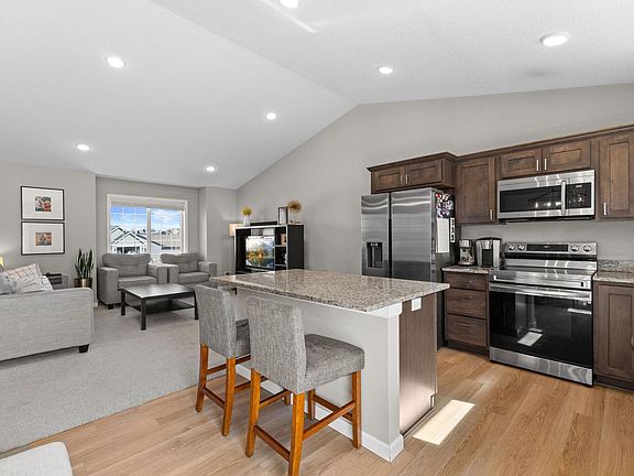 2nd image of 1311 Balsam Ln