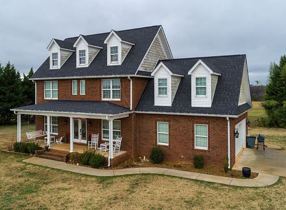 4th image of 125 Parks Ln