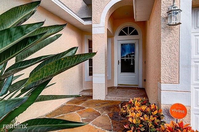 1st image of 533 Cypress View Dr