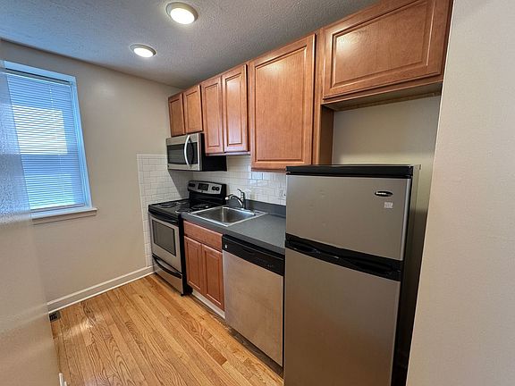 3rd image of 59 & 61 Chittenden Ave #B