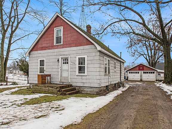 3rd image of 2068 Taube Ave
