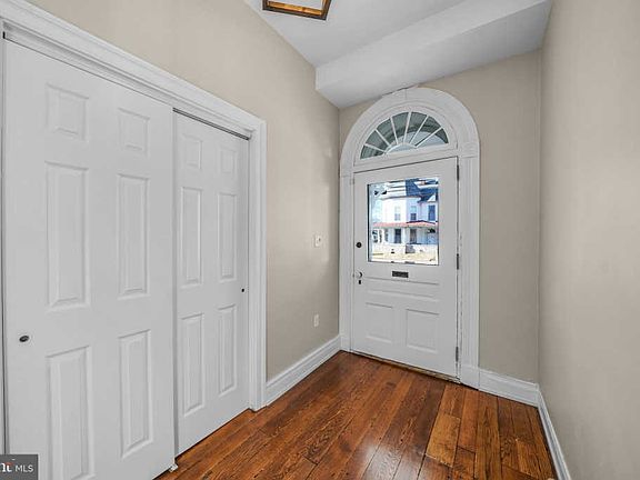 5th image of 402 E Lancaster Ave #1