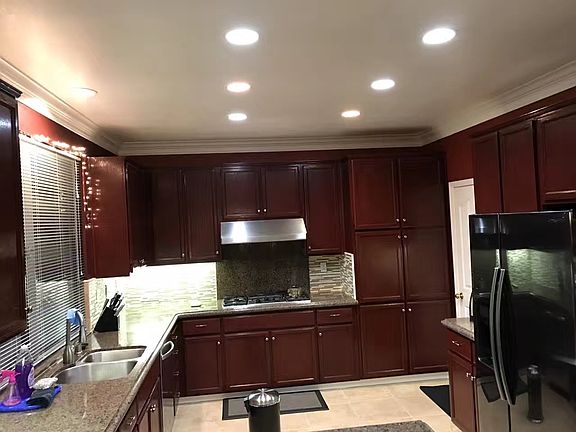 5th image of 808 Buttonwood Ct