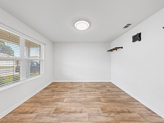 3rd image of 6256 Churchill Cir