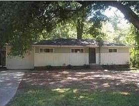 1st image of 2876 Lakewood Dr