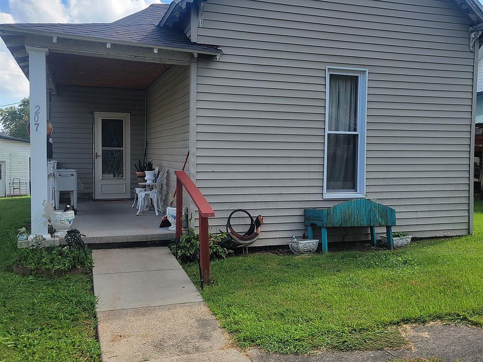 2nd image of 207 E George St