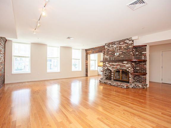 4th image of 57 N Washington St Ste 2C