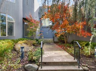 87 Chestnut St, Livingston, NJ 07039