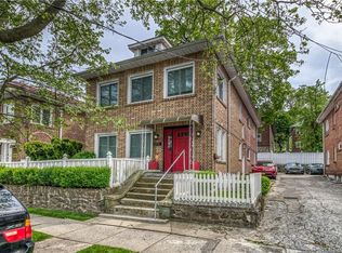 570 E 3rd St, Mount Vernon, NY 10553
