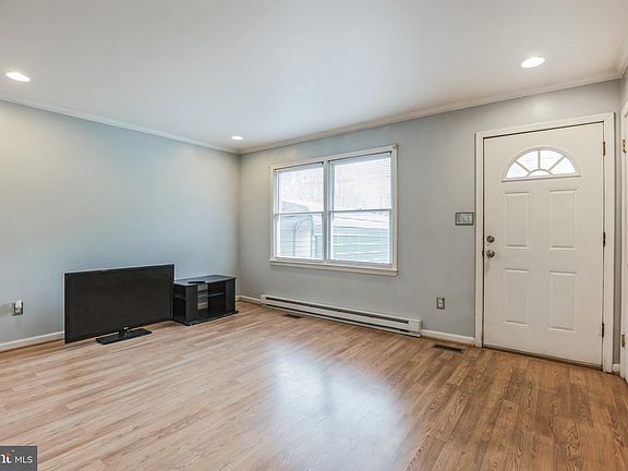 4th image of 423 Dogwood Dr