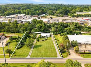250 Rockland Rd, Hendersonville, TN 37075