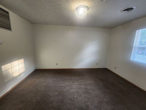 3rd image of 20 Bourne Ave APT 6