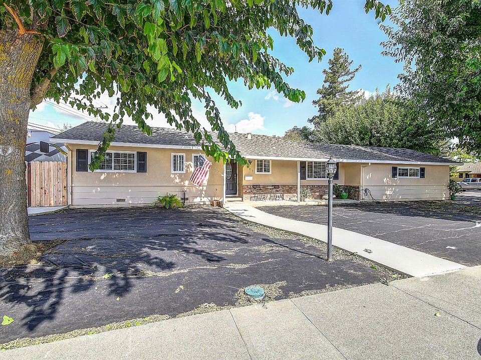 1st image of 827 El Dorado Dr