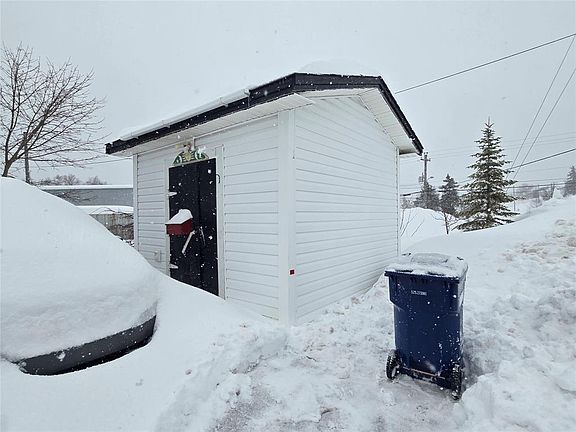 3rd image of 8 Burtons Road